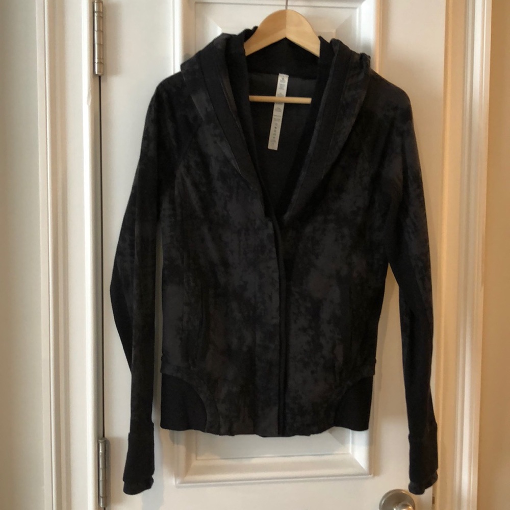 Lululemon post workout jacket